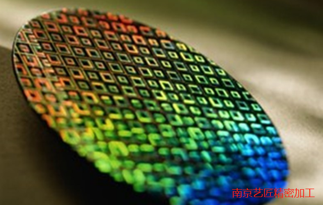 <strong>精密晶片在武器、5G、人工智慧（AI）和機(jī)器人等方面商家必爭</strong>