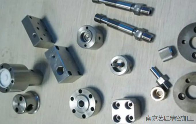 <strong>鋁合金精密模鍛加工順序:坯料準(zhǔn)備、坯料加熱、精鍛工藝及壓下量、工藝間整理、潤(rùn)滑</strong>